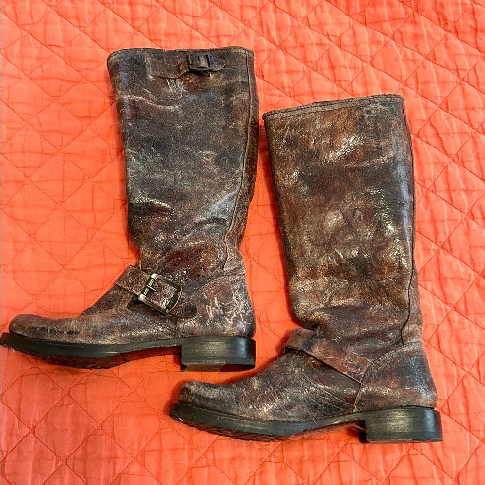 Frye Harness Brown Distressed Leather Boots size 7